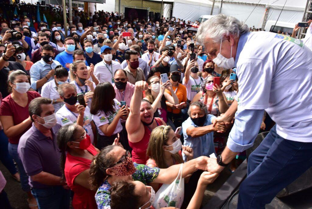 Caiado abre 1º mutirão em homenagem a Iris Rezende