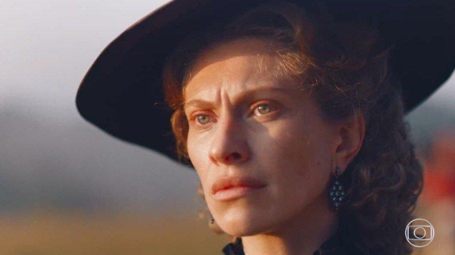 Ex-paquita celebra volta para TV em novela da Globo: 