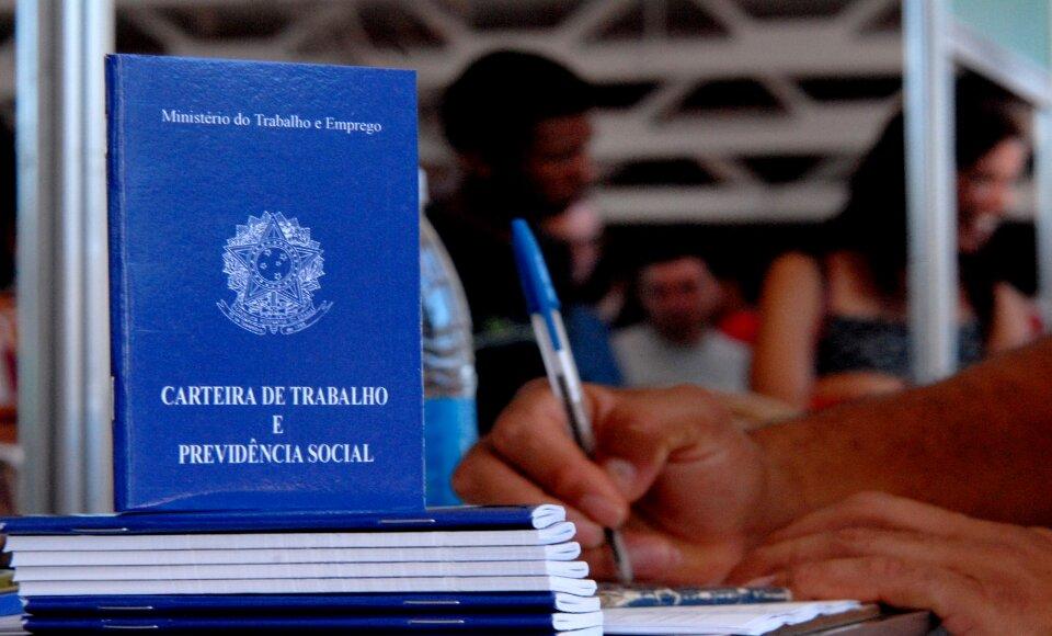 Governo oferece 2000 vagas de emprego e renegocia dívidas no Mutirão