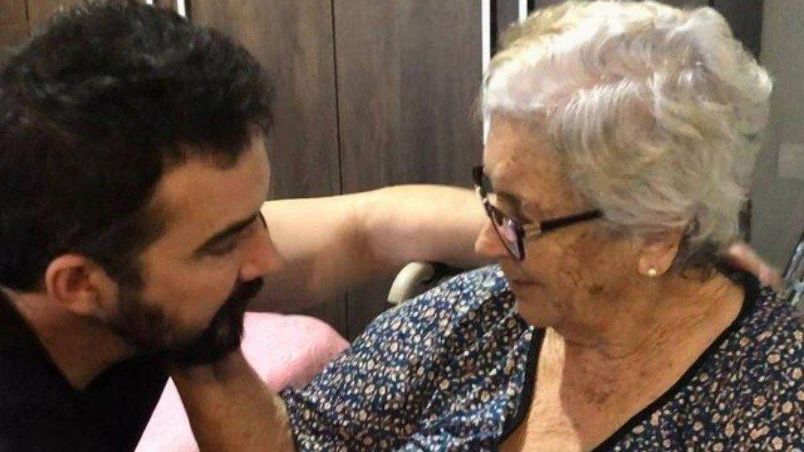 Padre Fábio de Melo publica carta emocionante à mãe que morreu de Covid-19