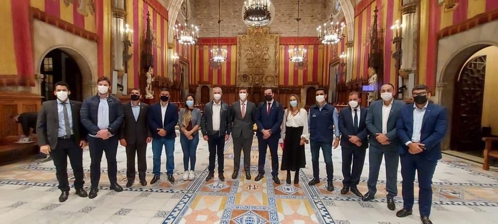 Prefeito Gustavo Mendanha participa de congresso global de cidades inteligentes