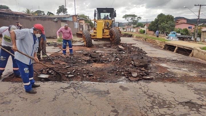 Prefeitura trabalha no feriado para amenizar impacto das chuvas