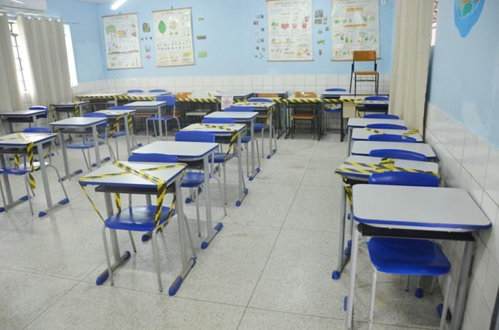 Reforma e troca de carteiras atendem 183 colégios em Goiás