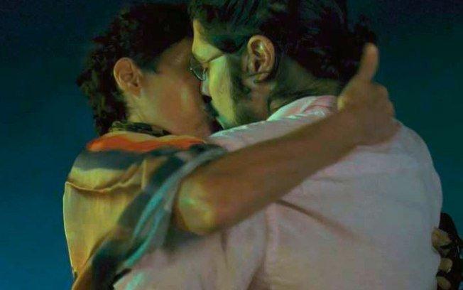 'Um Lugar ao Sol': Cecília dá show e revela caso de Rebeca com Felipe