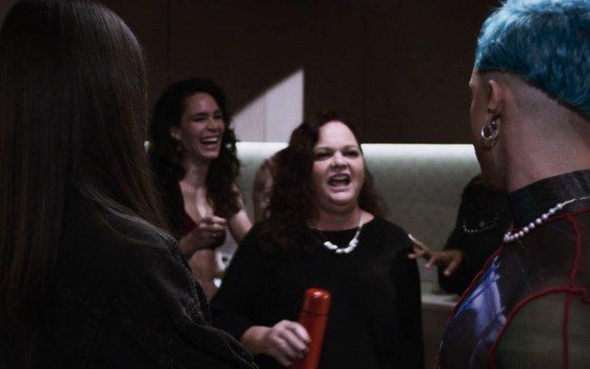 'Verdades Secretas 2': Após noite louca, Lourdeca diz que Visky será pai