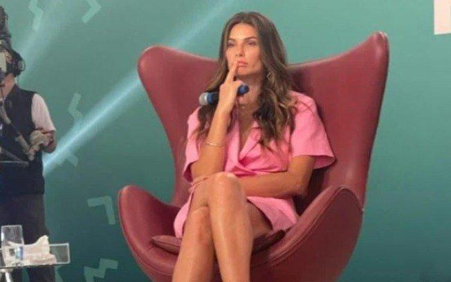 'A Fazenda 13': Dayane desaprova relação de Sthe e Dynho no reality