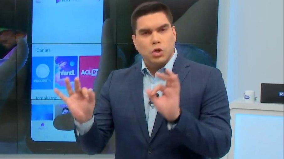 Apresentador da Record é demitido minutos antes de entrar no ar; saiba o motivo