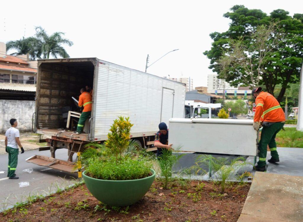 Cata-treco recolhe quase 50 mil itens em 12 meses