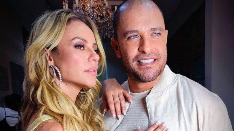 Diogo Nogueira diz ser noveleiro e que dá conselhos para Paolla Oliveira