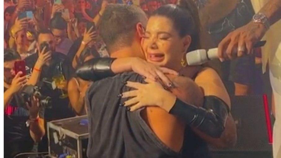 Gkay e Carlinhos Maia se reencontram após anos brigados e choram muito