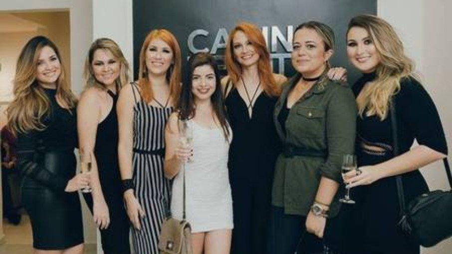 Gkay e Juliette posaram juntas e irreconhecíveis antes da fama