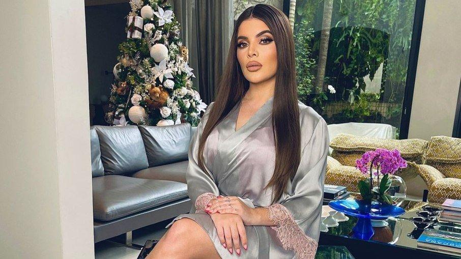 GKay paga a dívida da Farofa: 