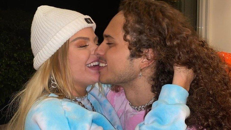 Luísa Sonza e Vitão estão juntos novamente, diz colunista