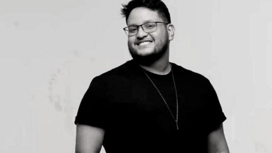 Morre Maurílio, da dupla com Luíza, aos 28 anos