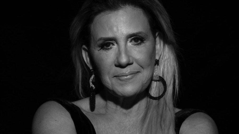 Rita Cadillac reúne fãs, amigos e imprensa em lançamento de biografia