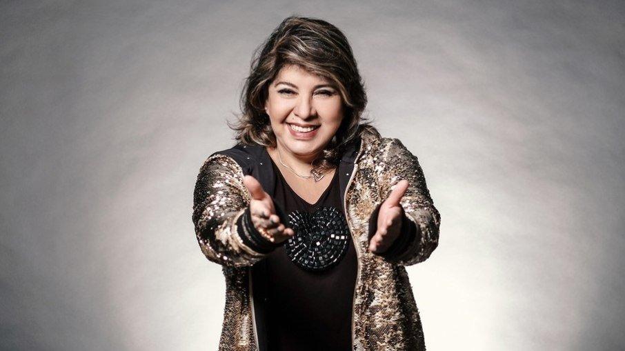 Roberta Miranda rasga o verbo ao desejar o fim de 2021: 