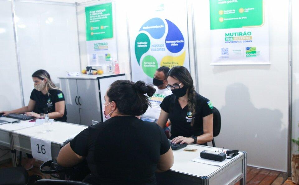 Secretaria da Economia oferta serviços a contribuintes durante 2º Mutirão Iris Rezende