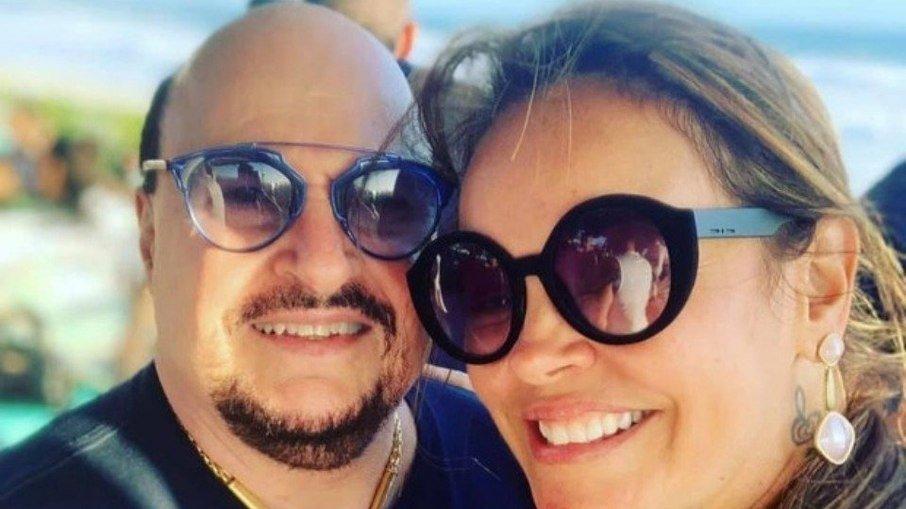 Viúva de Paulinho do Roupa Nova vira ambulante para sobreviver