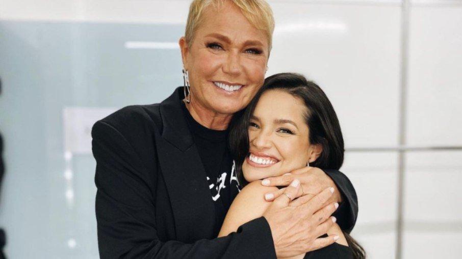 Xuxa Meneghel e Juliette se conhecem em ensaio do Prêmio Multishow