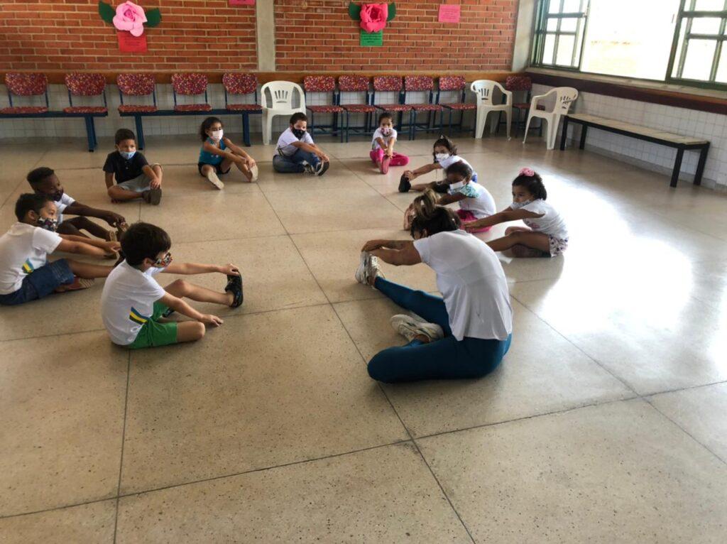 Acolhida Desportiva recepciona as crianças na volta às aulas em Goiânia