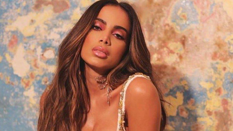 Anitta se apaixona por participante do 'BBB22' e faz lista de pedidos
