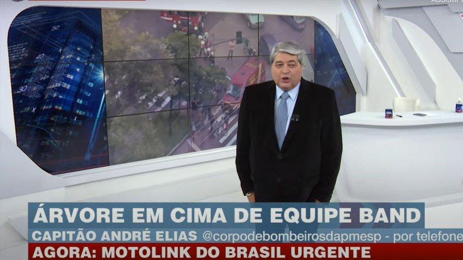 Árvore cai em cima da equipe de Datena durante temporal em São Paulo