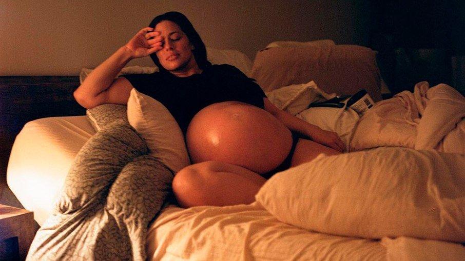 Ashley Graham dá à luz gêmeos em casa: 
