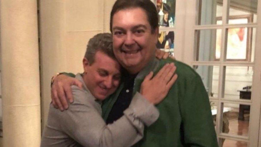 Luciano Huck deseja boa sorte na estreia de Faustão na Band