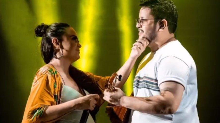 Luiza publica nova foto com Maurílio: 