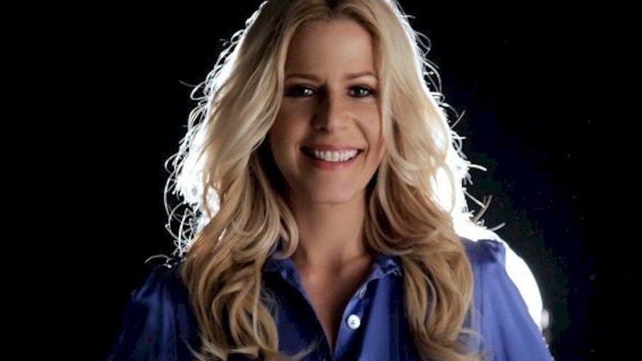 Perto de completar 60 anos, Paula Toller revela segredo de beleza