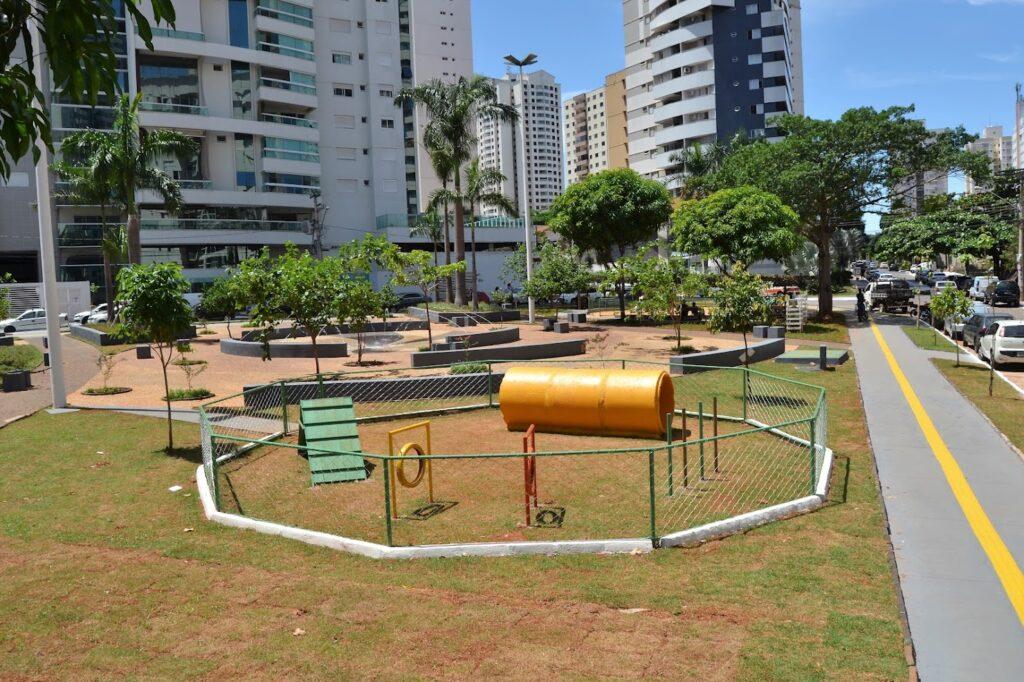 Prefeitura instala Pet Place em praça da região Leste de Goiânia