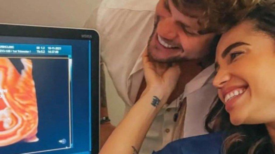 Relembre bebês que são fruto de casais formados no 