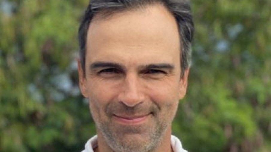 Tadeu Schmidt reativa perfil no Twitter após 4 anos em silêncio