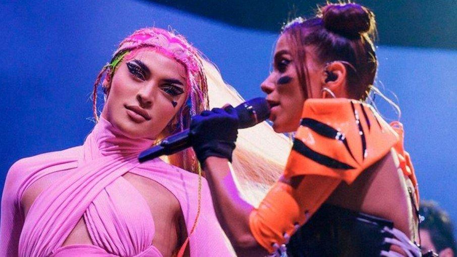 Anitta e Pabllo Vittar pedem fim de guerra entre fãs