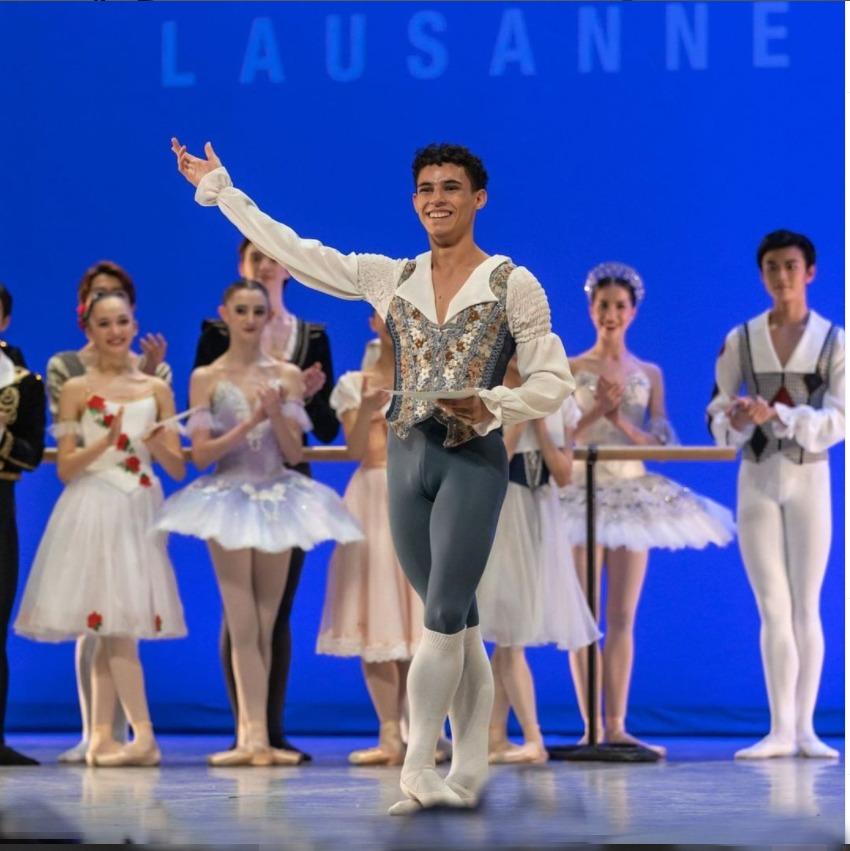Bailarino do Basileu França é 