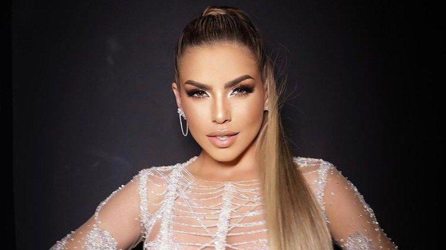 Erika evita Erasmo e despista sobre romance com Bil: 