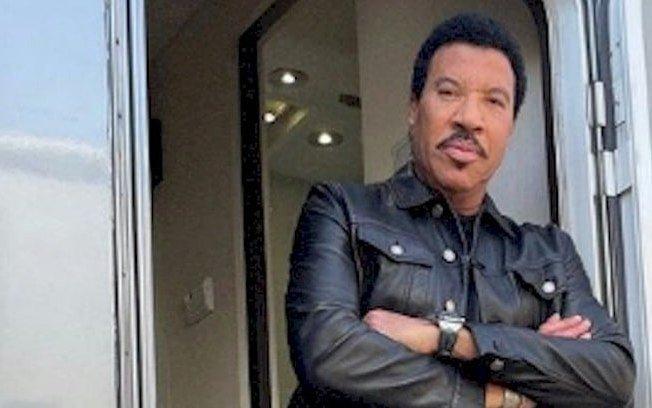 Lionel Richie cancela todos os seus shows em 2022