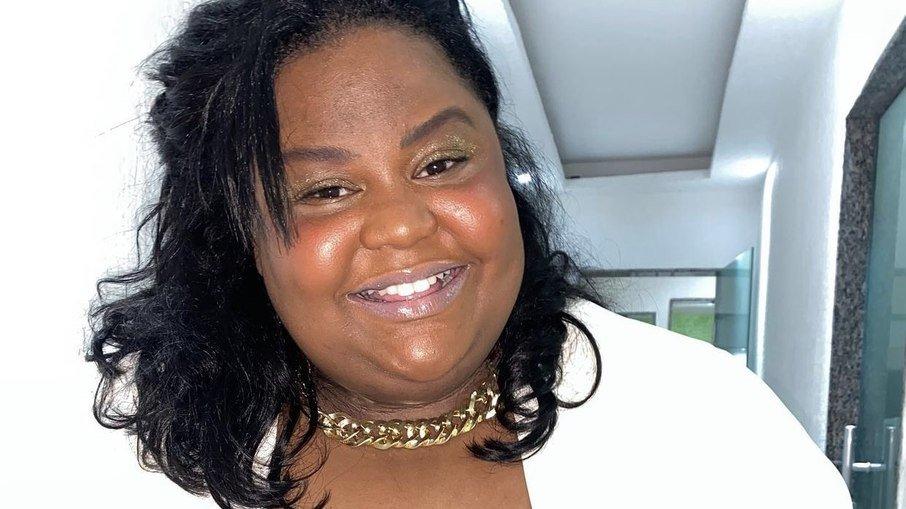 MC Carol relembra drama familiar e desejo de comprar casa para bisavó