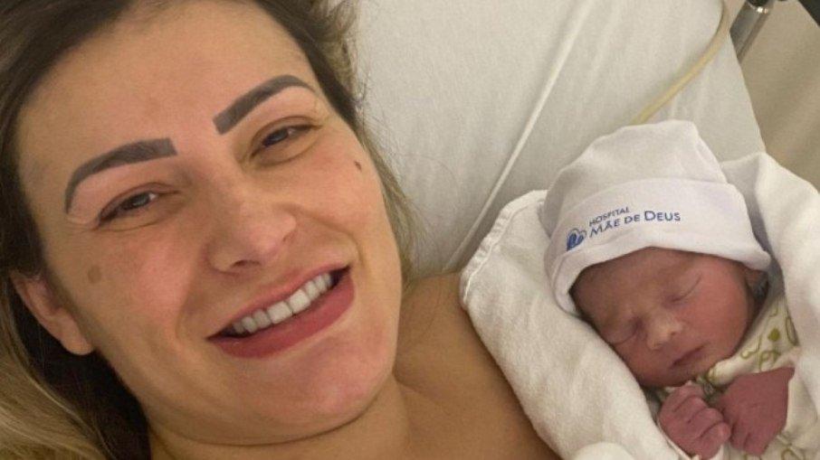 Nasce o filho de Andressa Urach: 