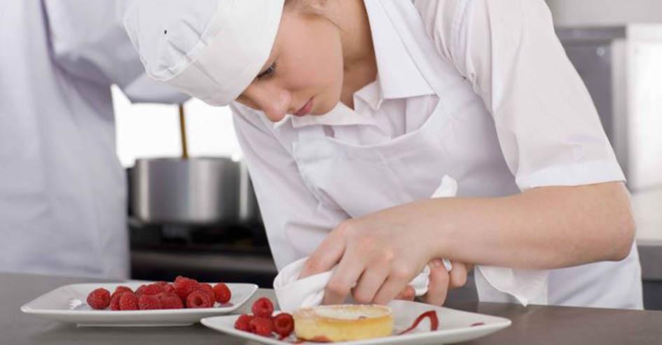 Prefeitura de Goiânia abre inscrições para o curso de Assistente de Cozinha para mulheres