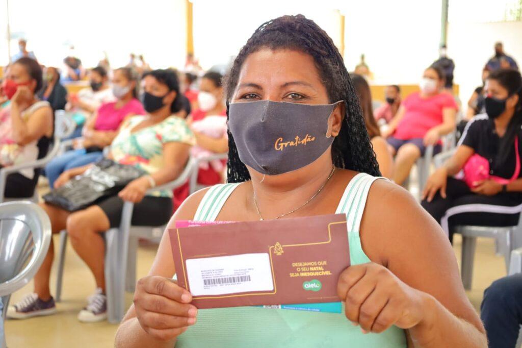 Prefeitura de Goiânia inicia distribuição de mais 2.629 cartões a beneficiárias do programa Renda Família +Mulher