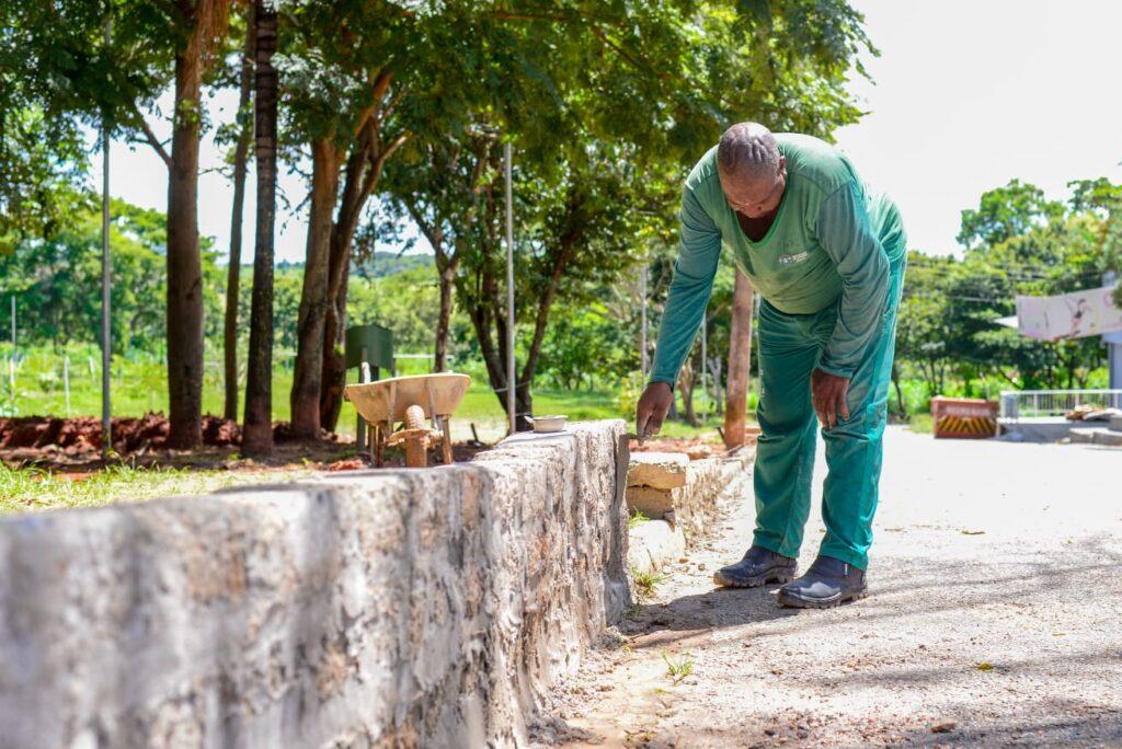 Prefeitura de Goiânia revitaliza Bosque Bougainville, no Parque das Laranjeiras