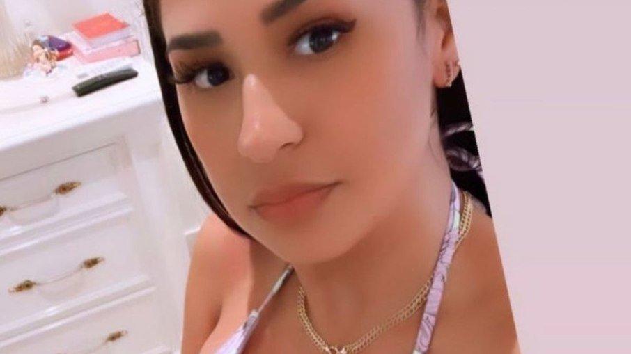 Simone posa de biquíni e mostra resultado de abdominoplastia