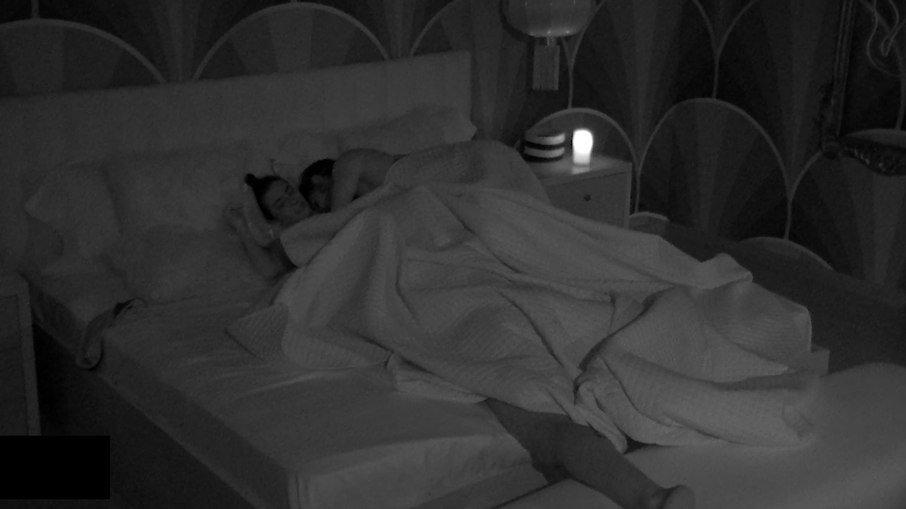 'De Férias Caribe' tem briga durante ménage na suíte master