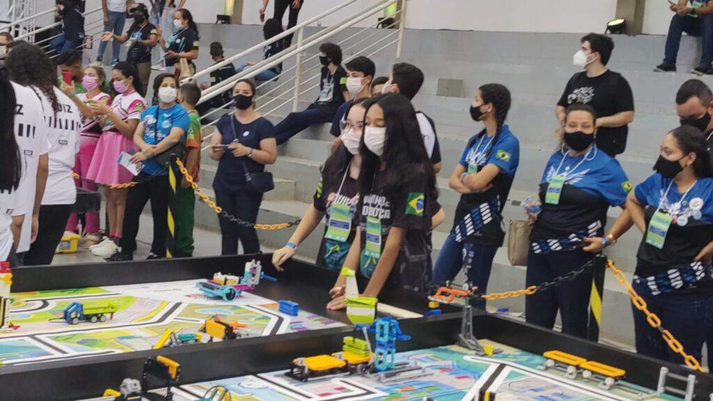 Equipe formada apenas por meninas que representa Prefeitura de Goiânia é destaque no Torneio Sesi de Robótica First Lego League