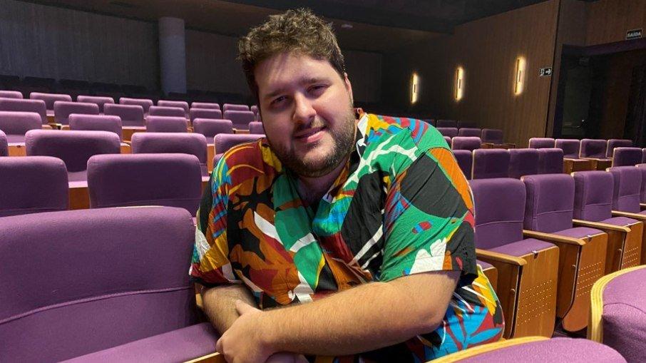 Felipe Hintze revela que professora mandou ele emagrecer para ser ator