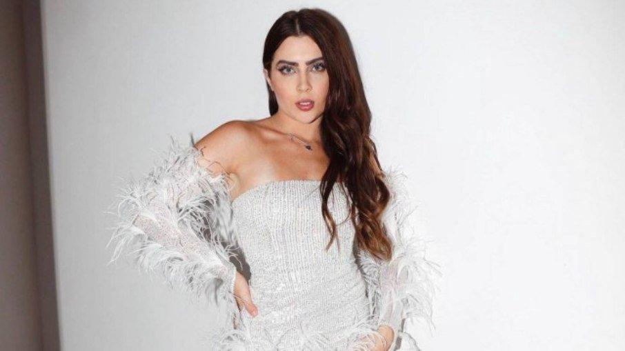 Look de Jade Picon no 'Domingão' pagaria 350 litros de gasolina em SP