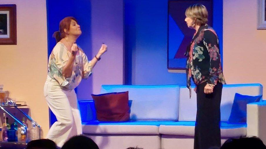 Narjara Turetta estreia peça ao lado de Sylvia Massari e grande elenco