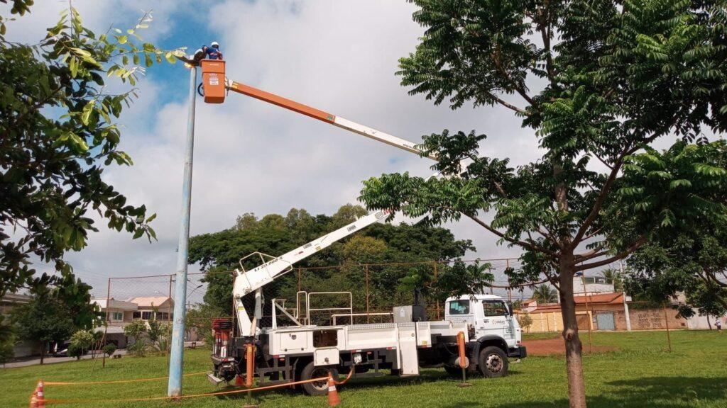 Prefeitura de Goiânia faz reparos na rede de iluminação pública de 41 bairros, nesta quarta-feira (16/03)