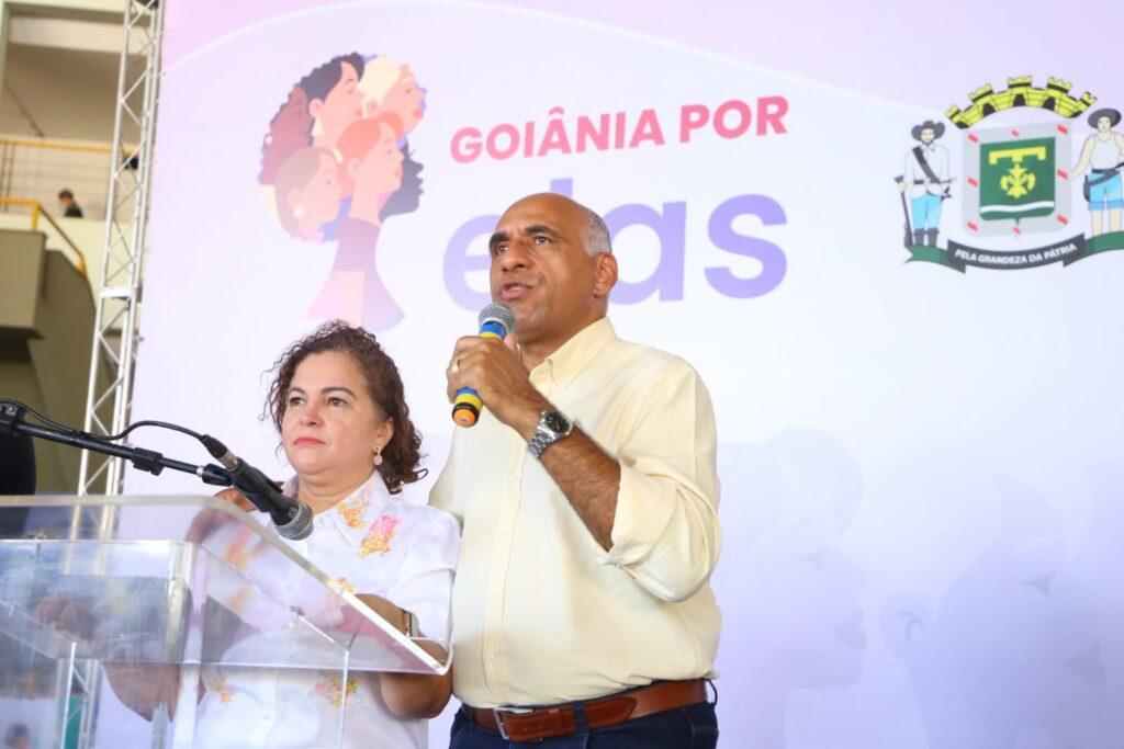 Rogério Cruz visita Feira Goiânia por Elas e destaca incentivo ao empreendedorismo feminino